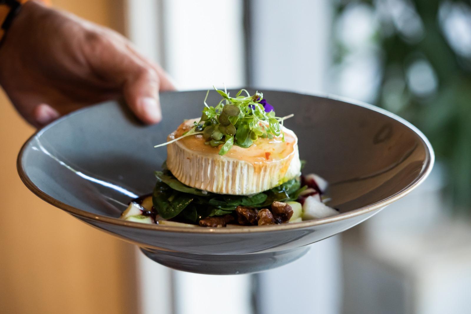 Warm goat cheese salad